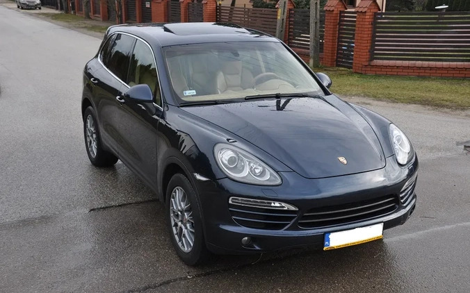Porsche Cayenne cena 80000 przebieg: 230000, rok produkcji 2013 z Sochaczew małe 106